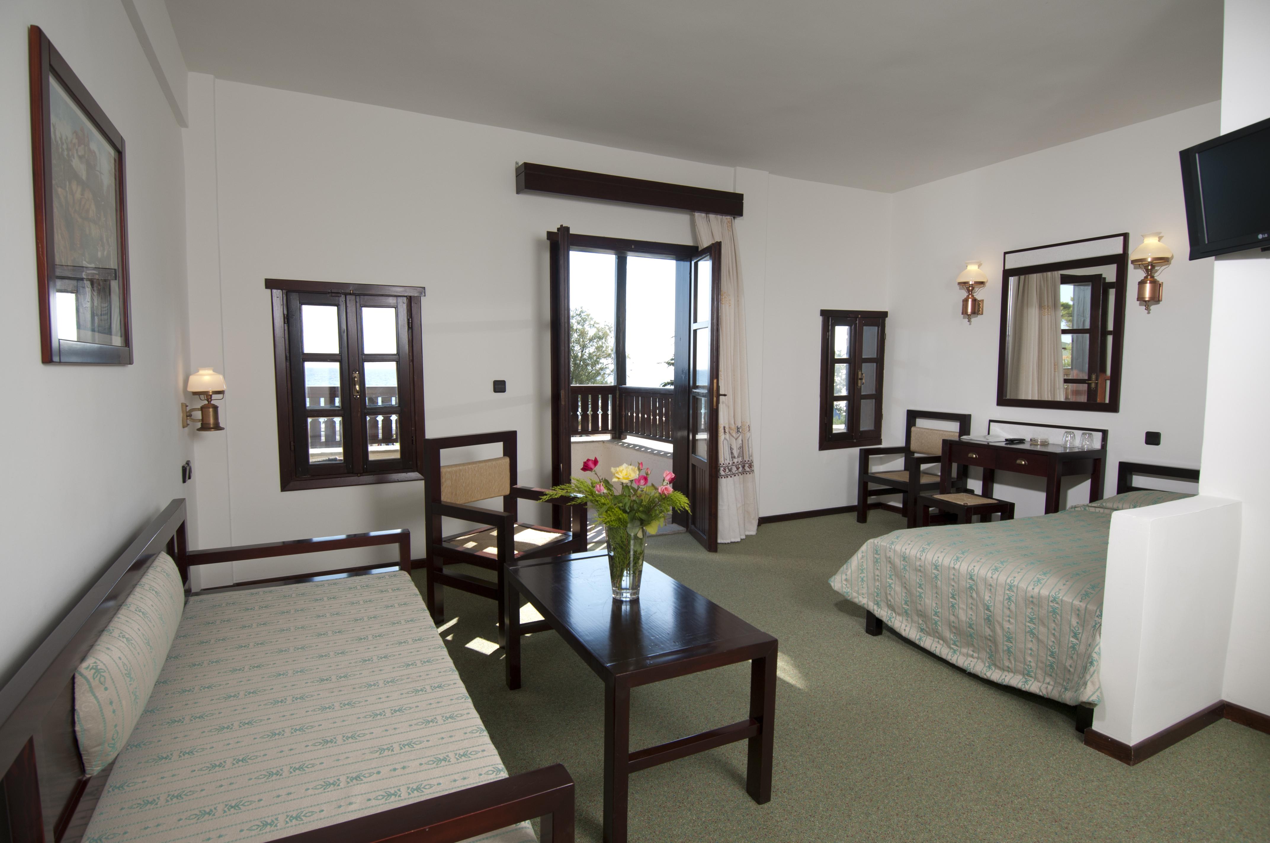 Simantro Beach Sani  Esterno foto A typical hotel room