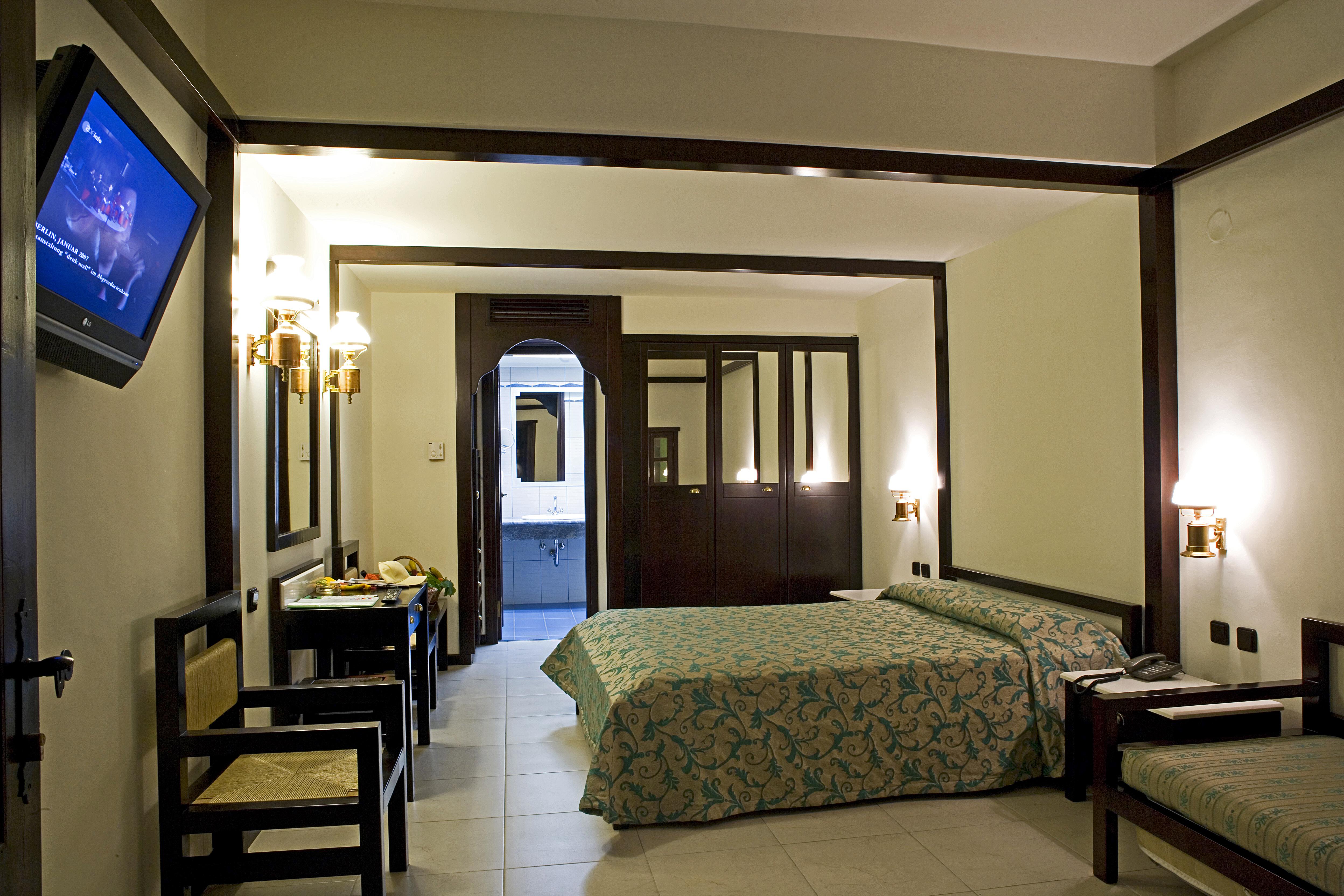 Simantro Beach Sani  Esterno foto A room at the hotel