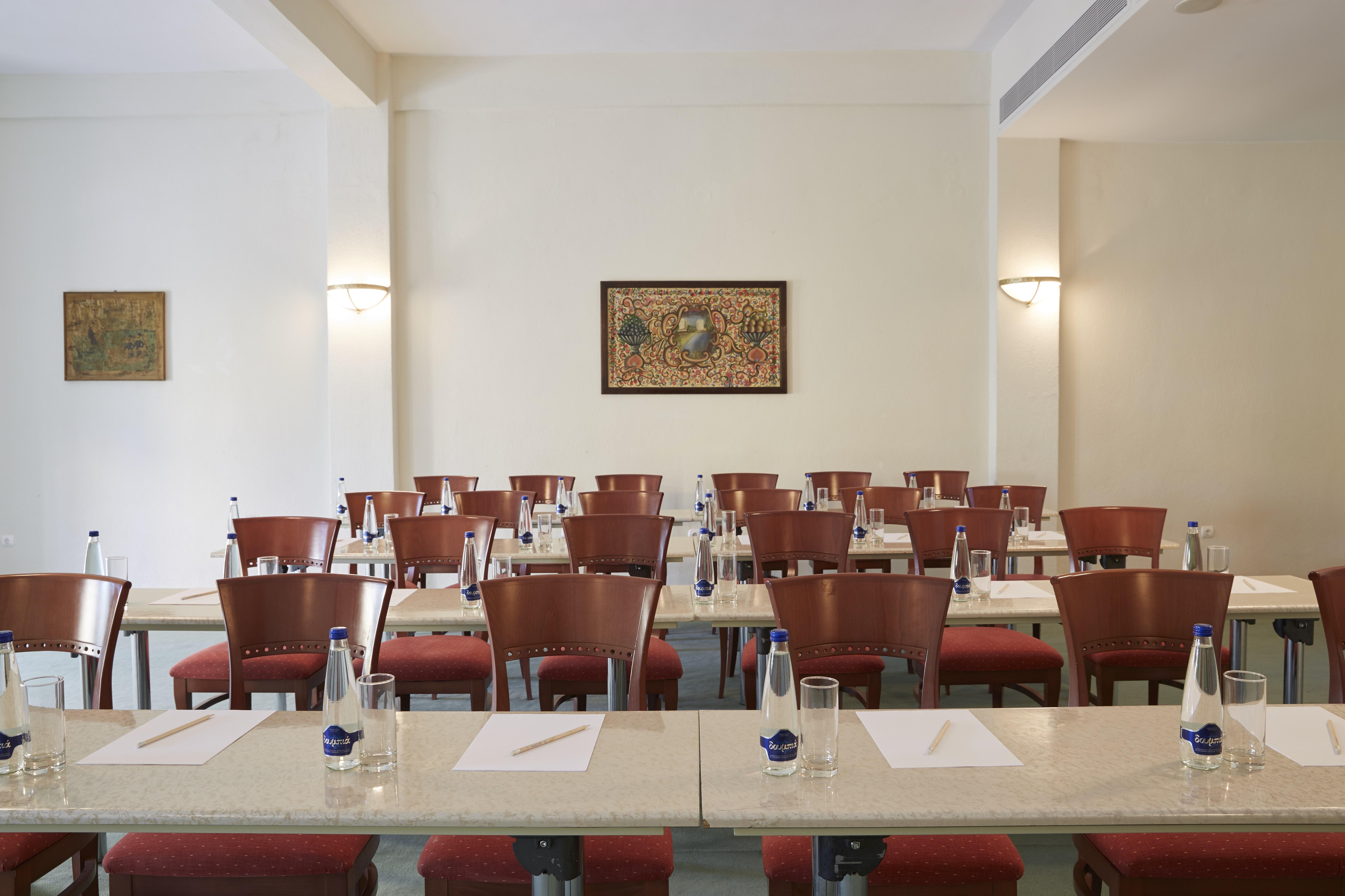 Simantro Beach Sani  Esterno foto Meeting room