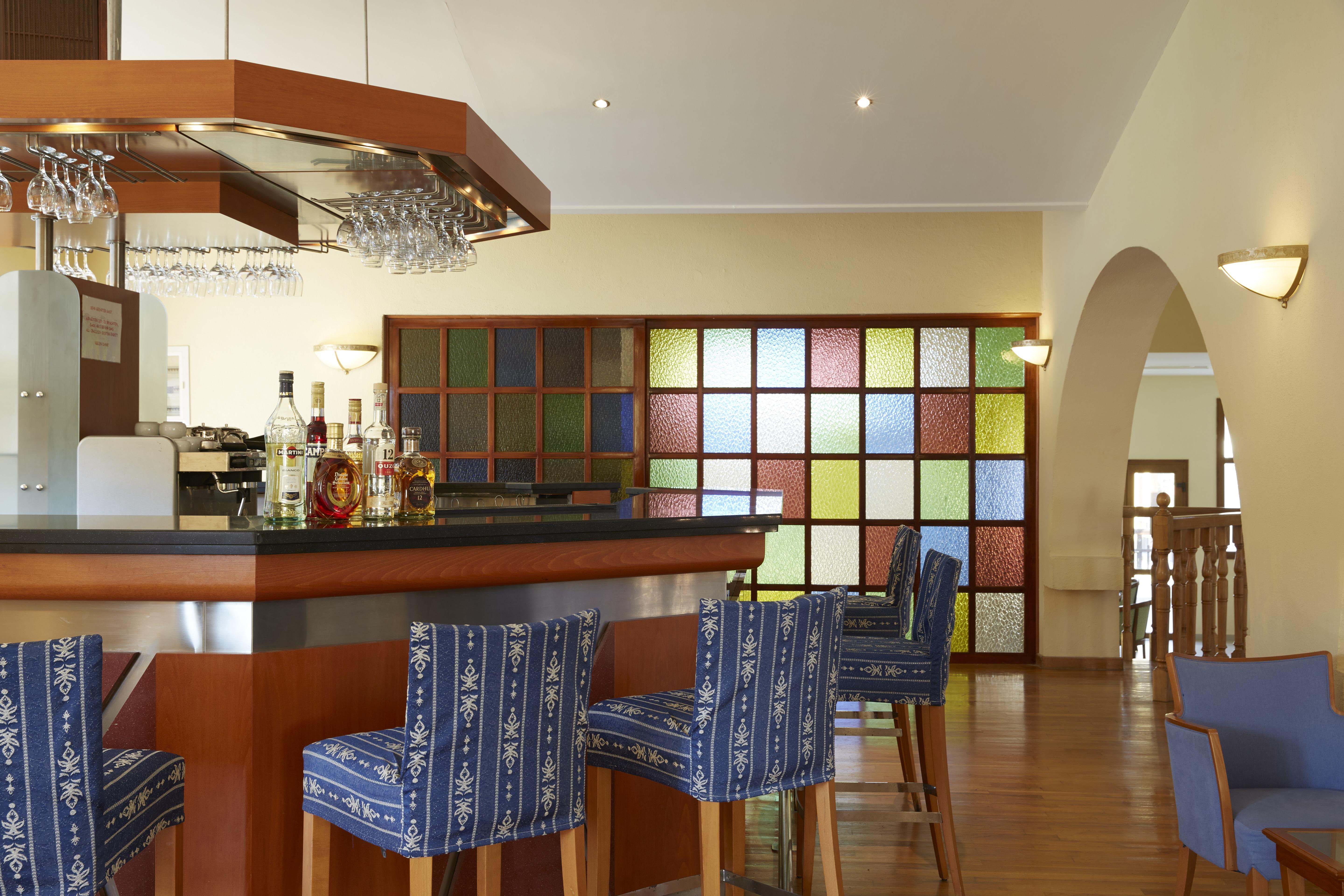 Simantro Beach Sani  Esterno foto The bar at the hotel