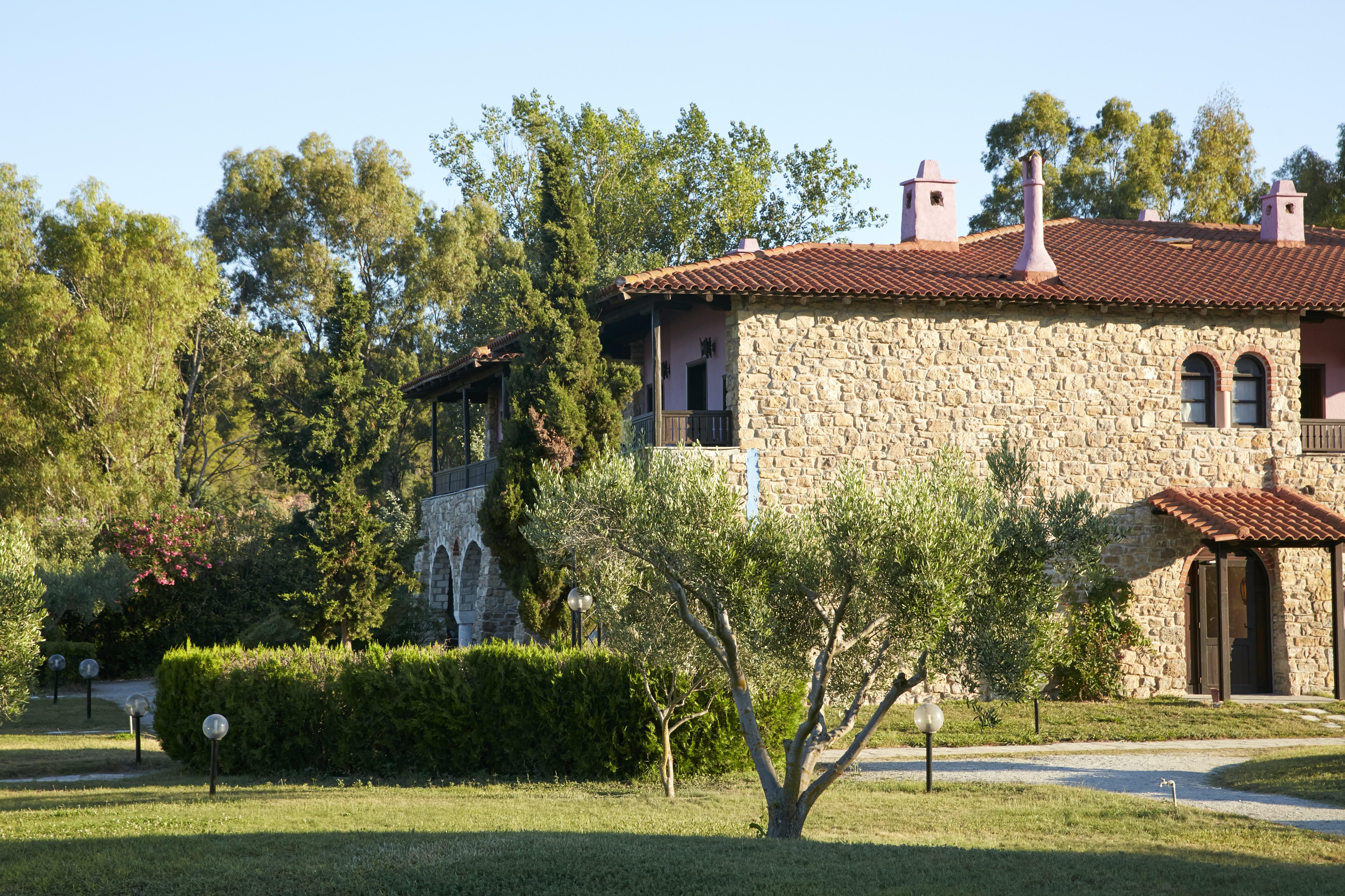 Simantro Beach Sani  Esterno foto The house of the late King Constantine II of Greece in exile in the Peloponnese
