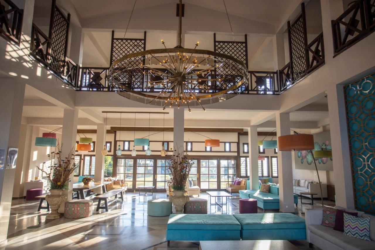 Simantro Beach Sani  Esterno foto The lobby of the hotel