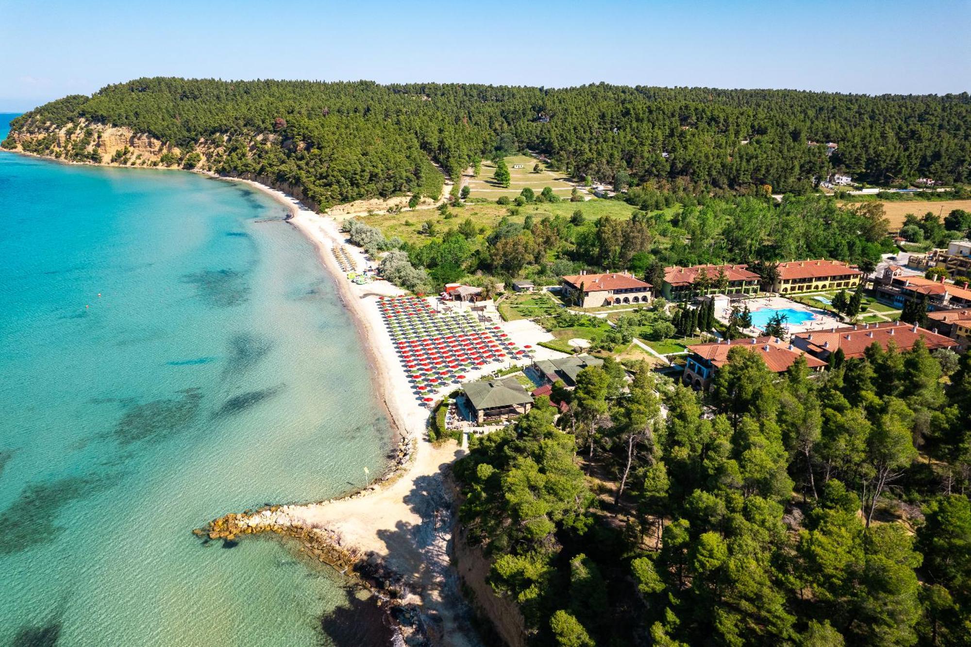 Simantro Beach Sani  Esterno foto Aerial view of the resort