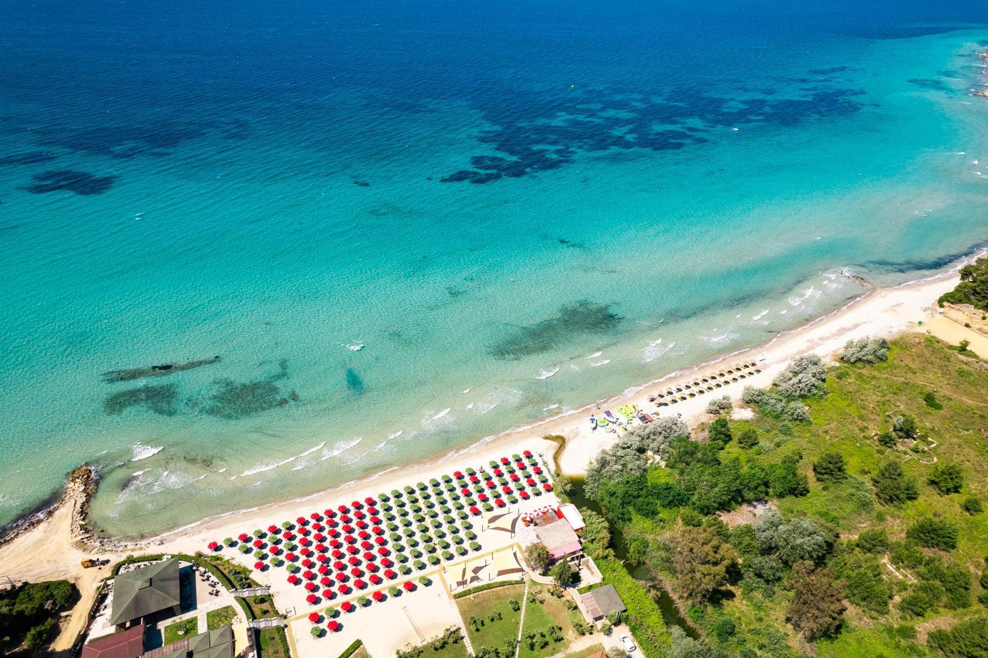 Simantro Beach Sani  Esterno foto Aerial view of the beach