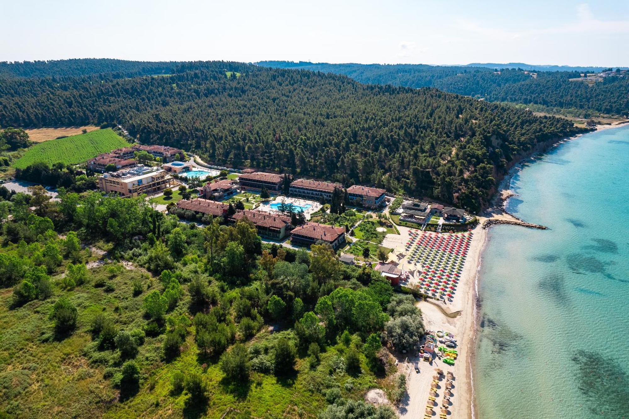 Simantro Beach Sani  Esterno foto Aerial view of the resort